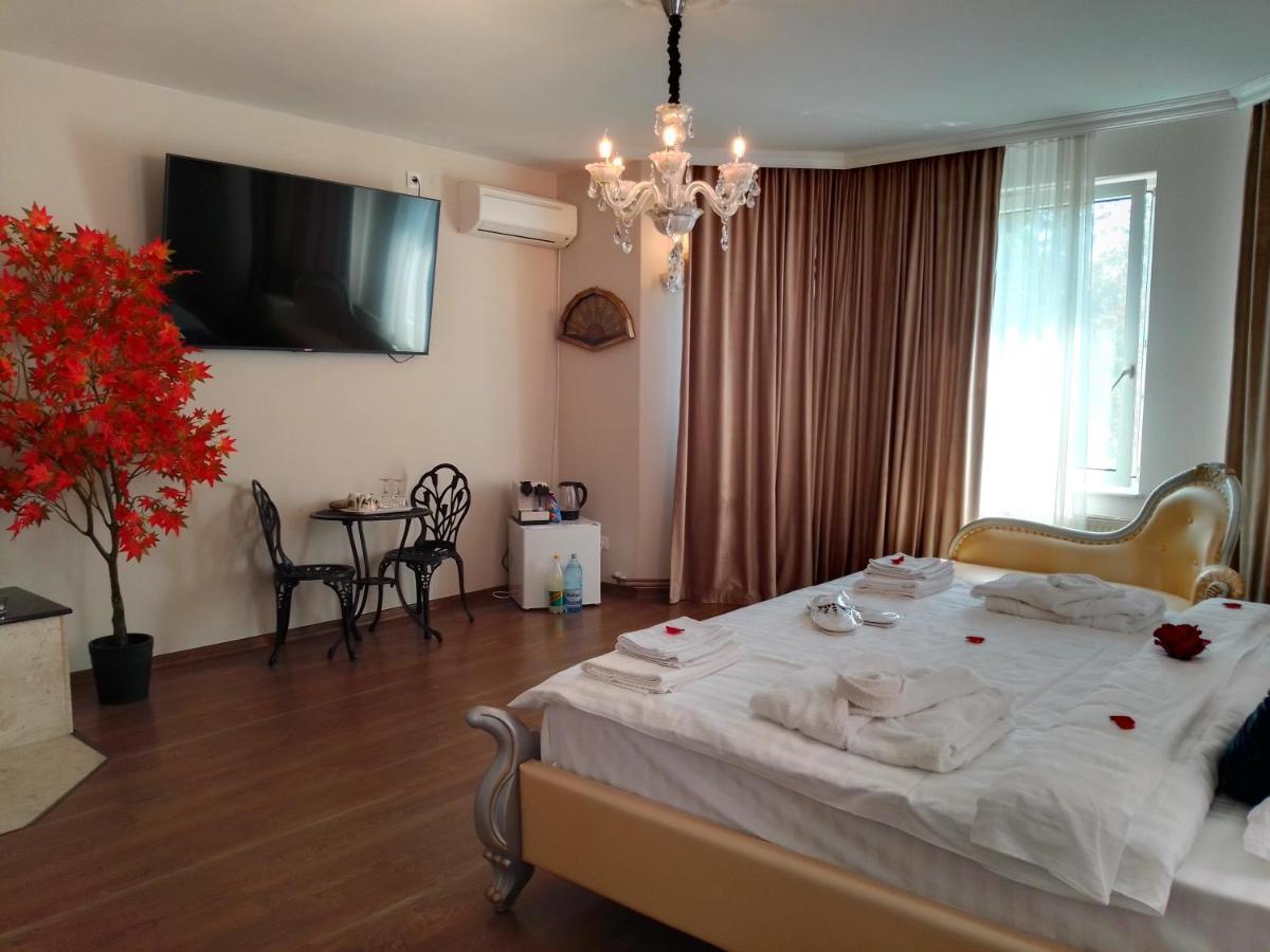 Casa Maria Roses Hotel ริชนอฟ ภายนอก รูปภาพ