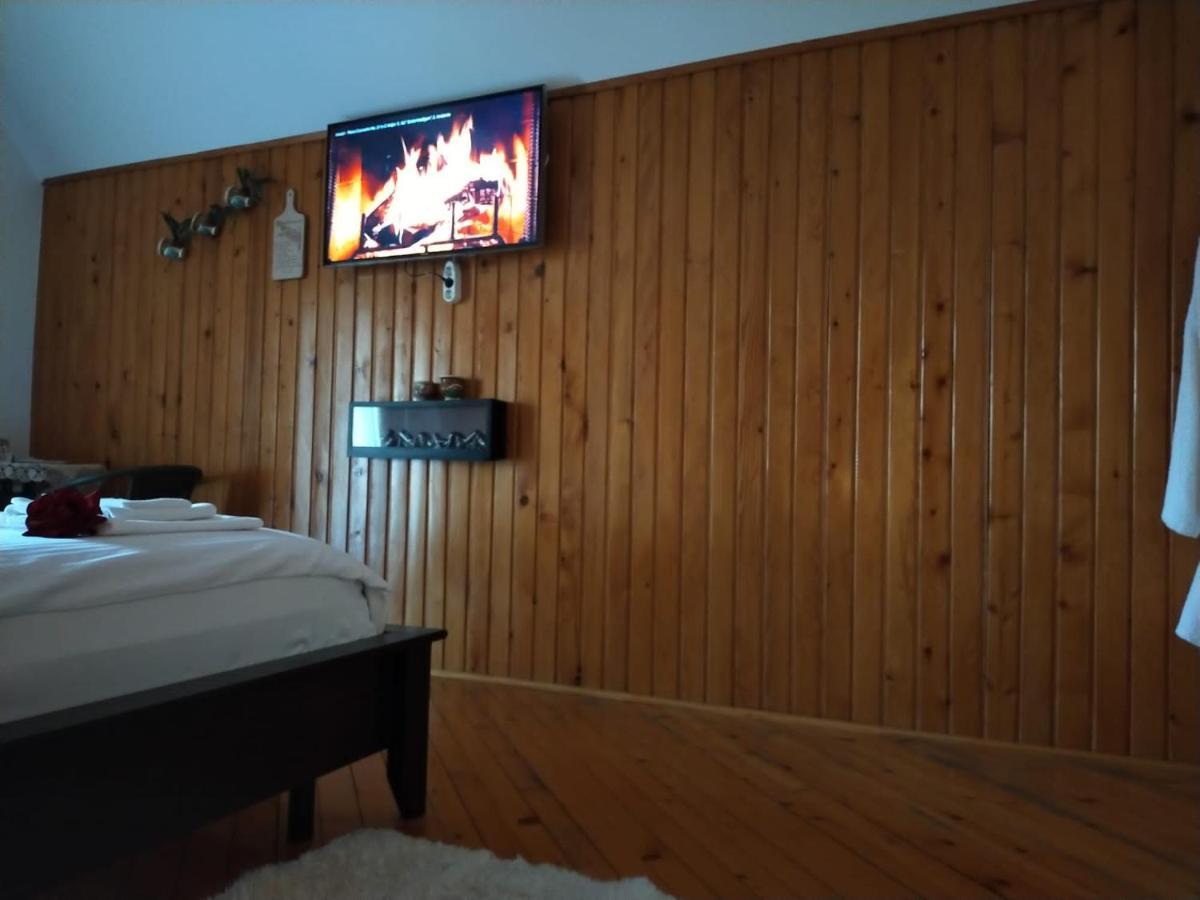 Casa Maria Roses Hotel ริชนอฟ ภายนอก รูปภาพ