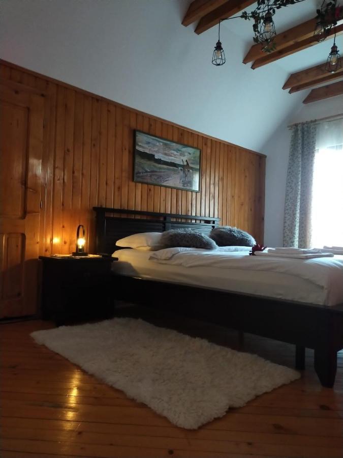 Casa Maria Roses Hotel ริชนอฟ ภายนอก รูปภาพ